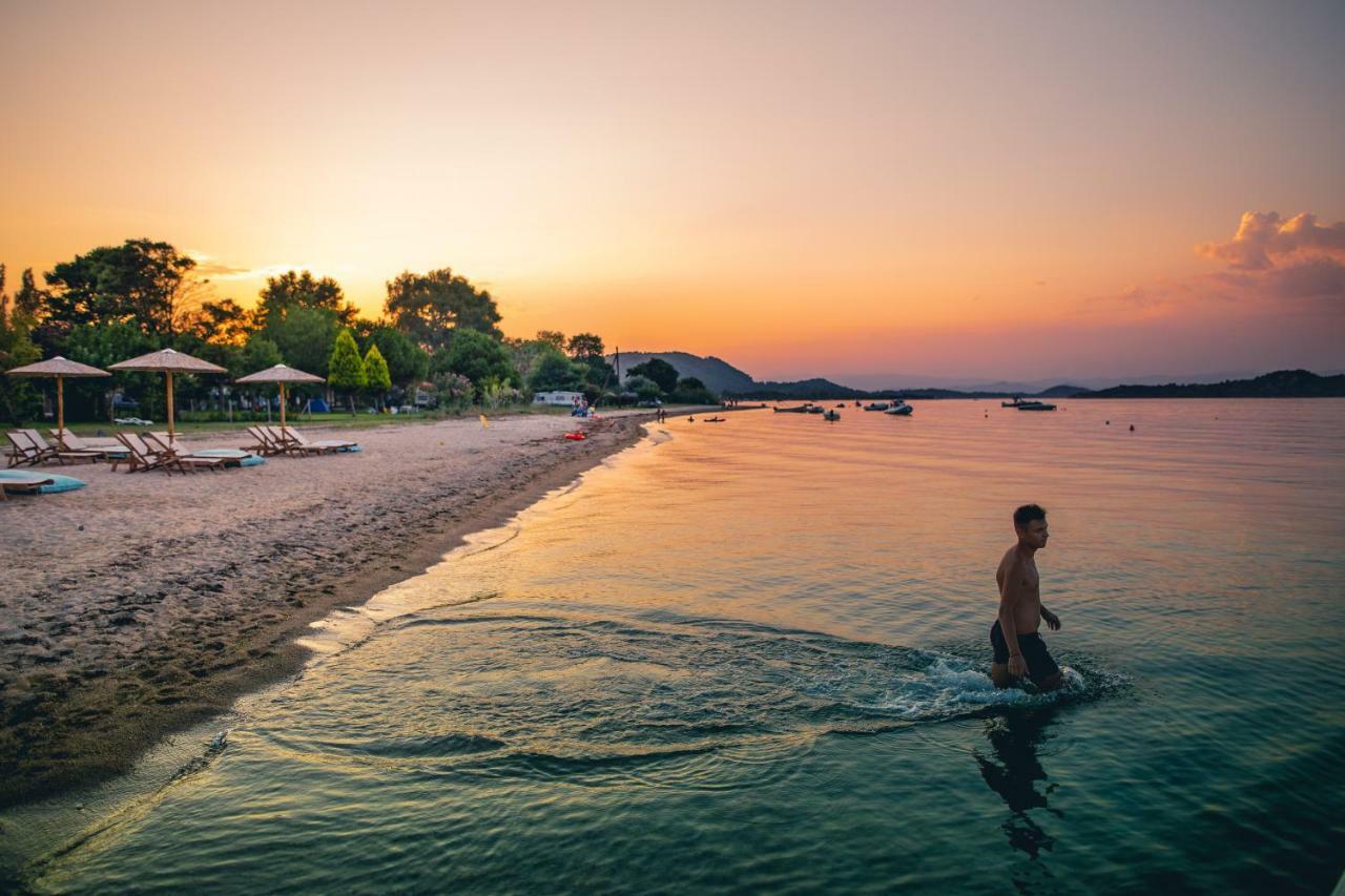Kokkinos Aparthotel วูร์วูรู ภายนอก รูปภาพ